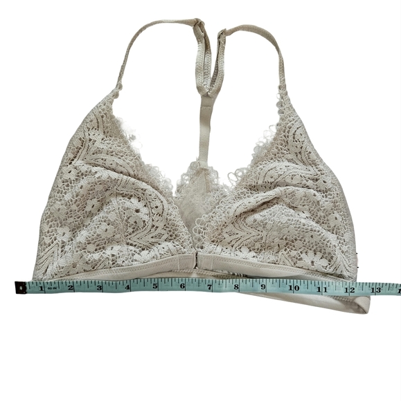 Victorias Secret Off White Lace Bralette, Size M, Adjustable Straps, Fro… - Picture 11 of 12